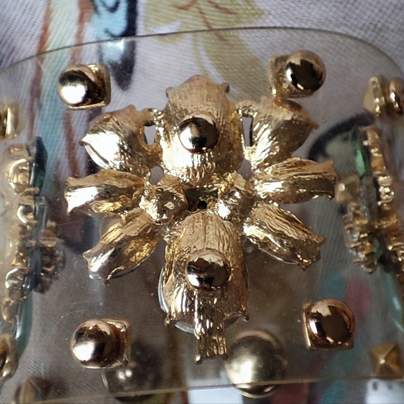 Thick Clear Plastic Gold Tone Rhinestone Snap Cuff Bracelet Emerald Seafoam EUC - Picture 16 of 16